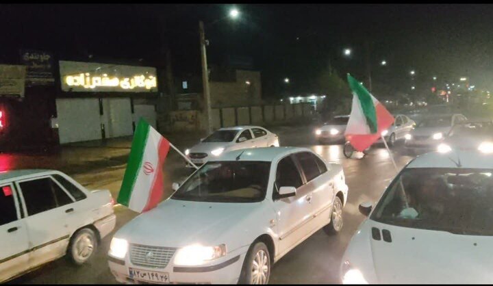رژه خودرویی شیروانی‌ها در شب جمهوری اسلامی