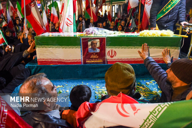 وداع با شهید عباس عسگری در اجتماع شبانه مردم البرز