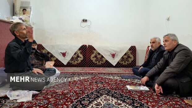 دیدار با خانواده ۷ شهید جنگ رمضان در آذربایجان شرقی