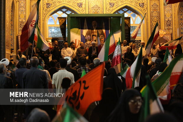 اجتماع جزیره نشینان مدافع تنگه هرمز برای حمایت از نظام اسلامی در قشم