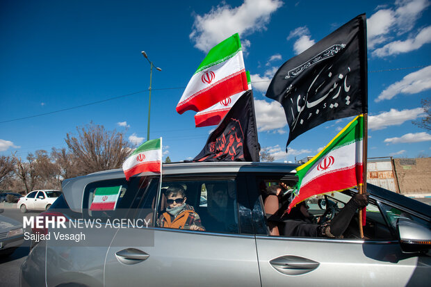 کاروان خودرویی به مناسبت روز جمهوری اسلامی در همدان