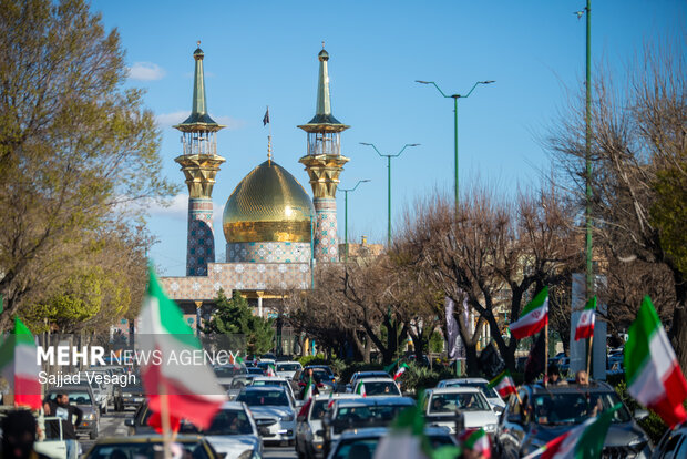 کاروان خودرویی به مناسبت روز جمهوری اسلامی در همدان