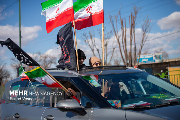 کاروان خودرویی به مناسبت روز جمهوری اسلامی در همدان
