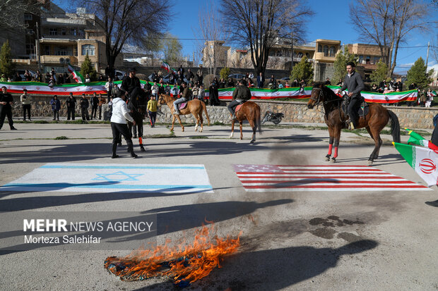 رژه اسب‌سواران بروجنی در حمایت از نیروهای مسلح