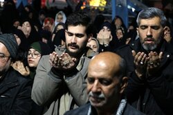 اقامه نماز استغاثه به امام زمان (عج) در لارستان