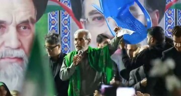 سخنان باصلابت پدر شهید سجادی در کنار پیکر فرزند شهیدش