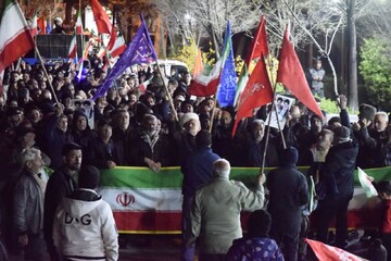 اجتماع پرشور مردم نراق در حمایت از رهبر معظم انقلاب و نیروهای مسلح