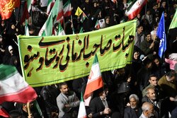 پیشوایی‌ها از دلیل حضورشان در اجتماعات شبانه گفتند