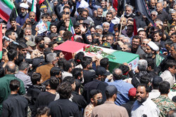 Şehit Amiral Tengsiri için Buşehr’de cenaze töreni düzenlendi