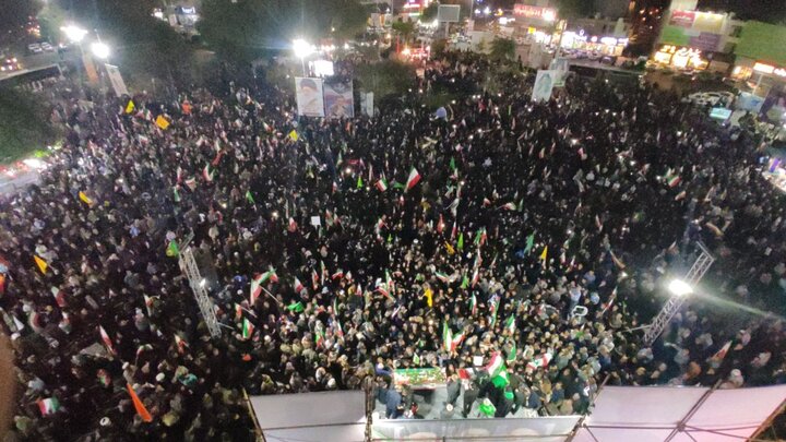 استقبال از پیکر ۲ شهید در بوشهر