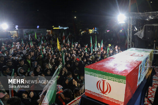 اجتماع عظیم مردم مشهد در روز جمهوری اسلامی