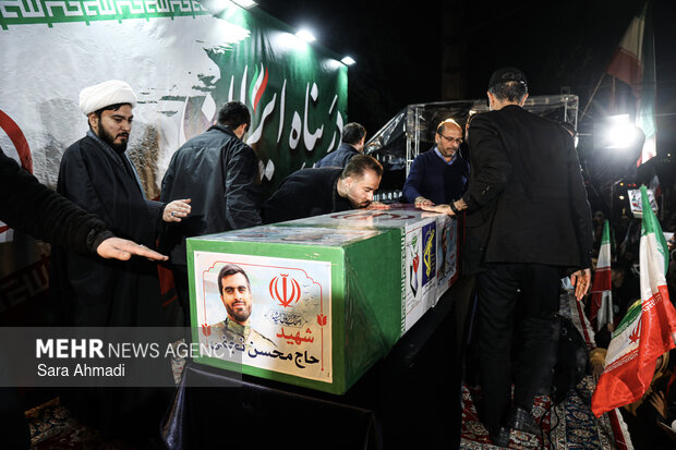 اجتماع عظیم مردم مشهد در روز جمهوری اسلامی