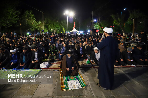 اقامه نماز استغاثه به امام‌زمان(عج) در یزد