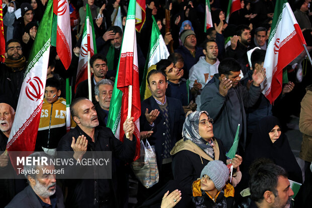 قرائت نماز استغاثه به امام زمان در همدان