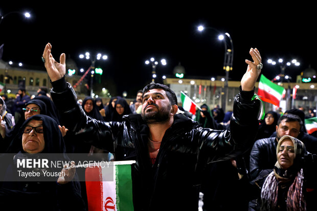 قرائت نماز استغاثه به امام زمان در همدان