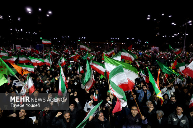 قرائت نماز استغاثه به امام زمان در همدان