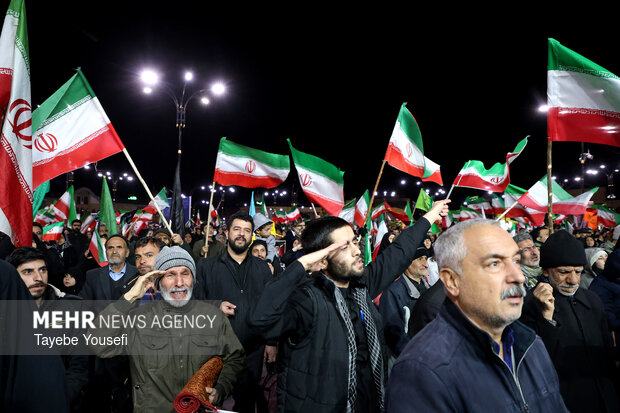 قرائت نماز استغاثه به امام زمان در همدان