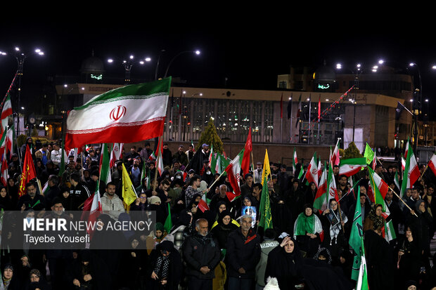 قرائت نماز استغاثه به امام زمان در همدان