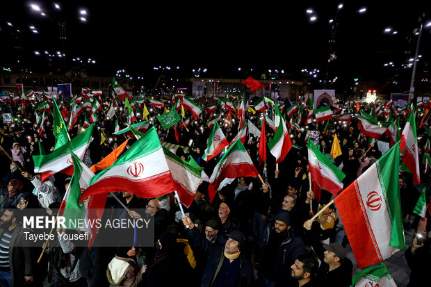 قرائت نماز استغاثه به امام زمان در همدان