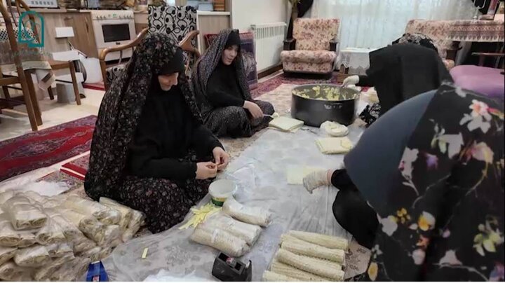زنان در خط مقدم غیرت ملی؛ از آشپزخانههای جهادی تا خیابانهای شبانه
