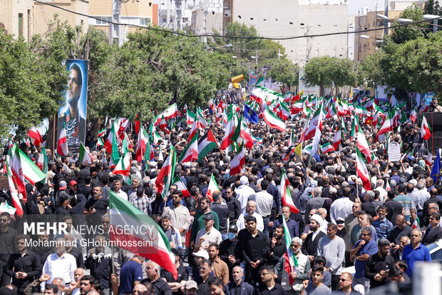 تشییع پیکر مطهر سردار شهید «تنگسیری» در بوشهر