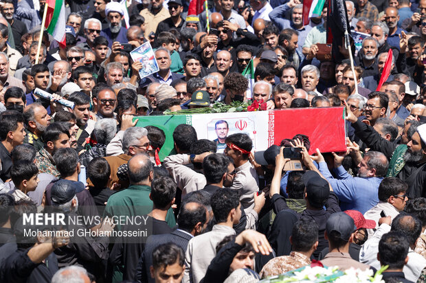 تشییع پیکر مطهر سردار شهید «تنگسیری» در بوشهر