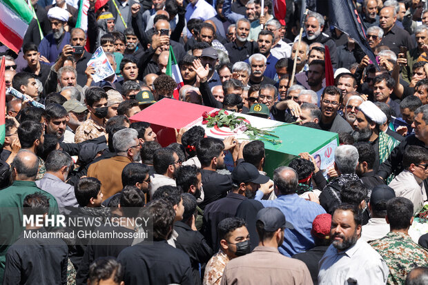 تشییع پیکر مطهر سردار شهید «تنگسیری» در بوشهر