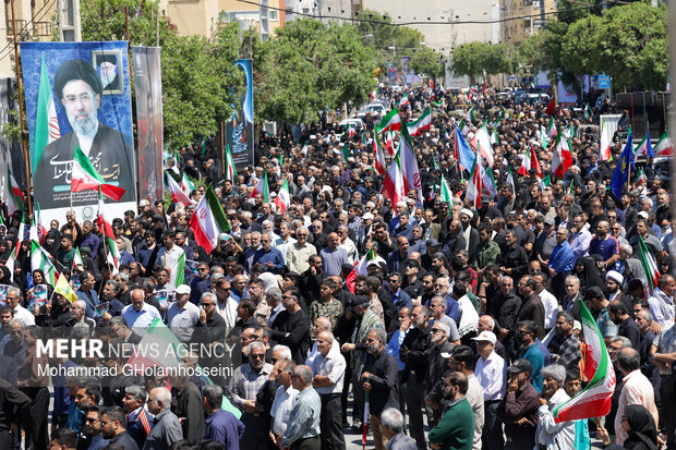 تشییع پیکر مطهر سردار شهید «تنگسیری» در بوشهر