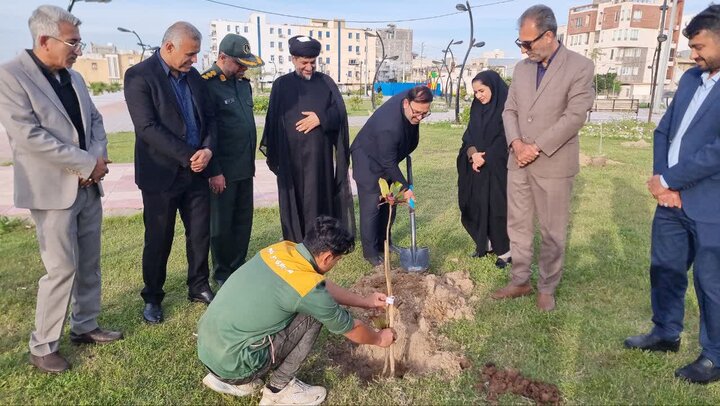 پویش کاشت «نهال امید» در گناوه اجرا شد