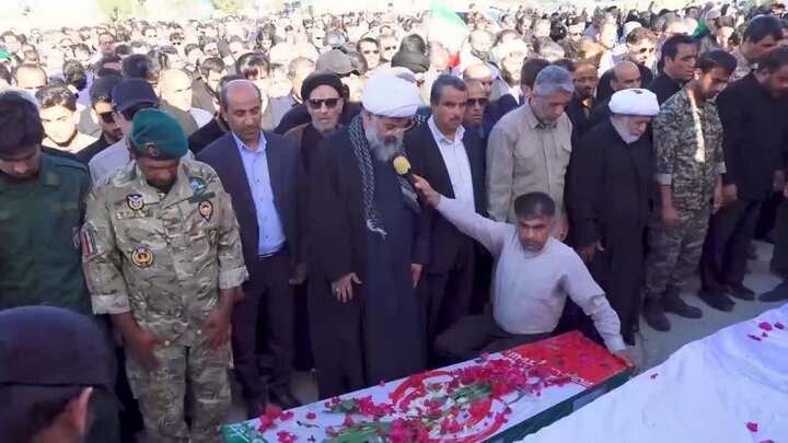 مراسم تشییع شهید «سید دانیال سجادی» در روستای درازی برگزار شد