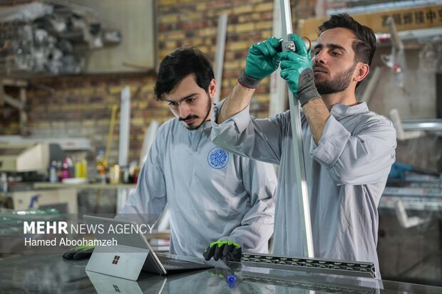 خدمت‌رسانی دانشجویان جهادی ارومیه به منازل آسیب‌دیده در جنگ