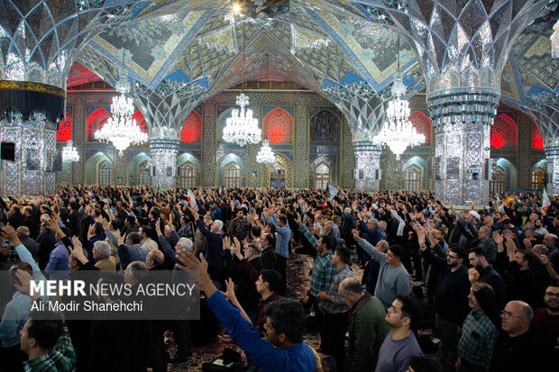 وداع با پیکر دو شهید جنگ رمضان در حرم مطهر رضوی