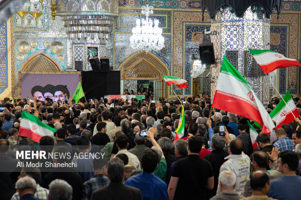 وداع با پیکر دو شهید جنگ رمضان در حرم مطهر رضوی