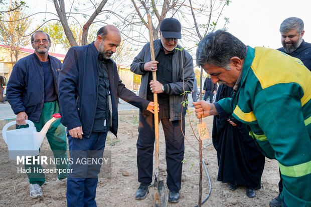 “Nature Day” observed at Martyrs’ Resting Place in Tehran
