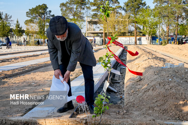 “Nature Day” observed at Martyrs’ Resting Place in Tehran
