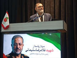 نقش حیاتی حضور مردم در خیابان‌ها برای خنثی‌سازی توطئه دشمنان