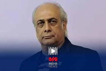 حضور بهمن دان در تجمع مردمی میدان معلم