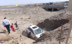 انحراف کرولا در جاده سبزوار - میامی ۴ مصدوم بر جای گذاشت