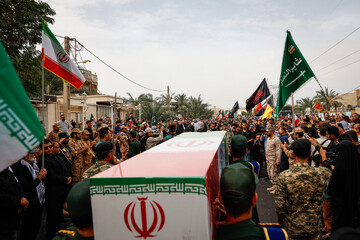 شهید «حافظ امنیت» بر دستان مردم زابل تشییع شد