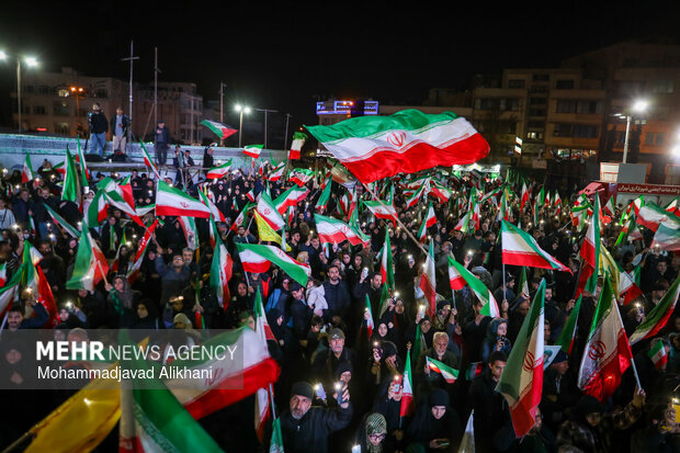 اجتماع حمایت از رزمندگان در مقابله با دشمن آمریکایی - صهیونی