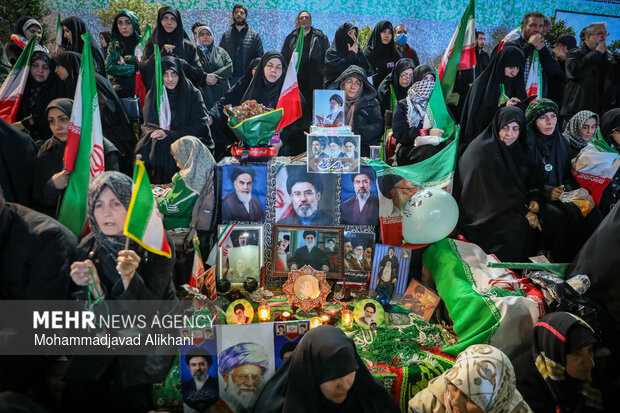 اجتماع حمایت از رزمندگان در مقابله با دشمن آمریکایی - صهیونی