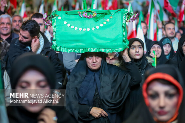 اجتماع حمایت از رزمندگان در مقابله با دشمن آمریکایی - صهیونی