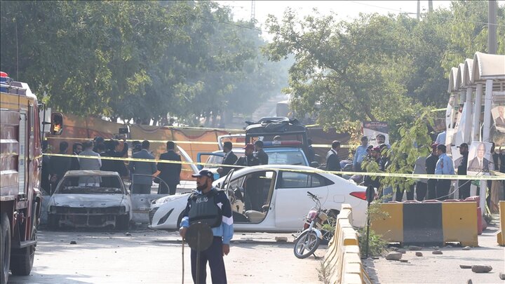 Suicide car bombing in northwestern Pakistan kills 5