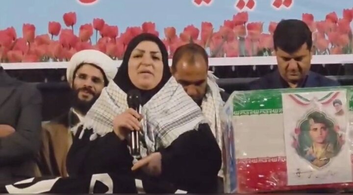 اگر ۱۰ فرزند دیگر هم داشتم فدای وطن می‌کردم