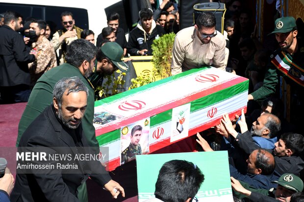 تشییع پیکر شهیدان اورادی و میری در بیرجند