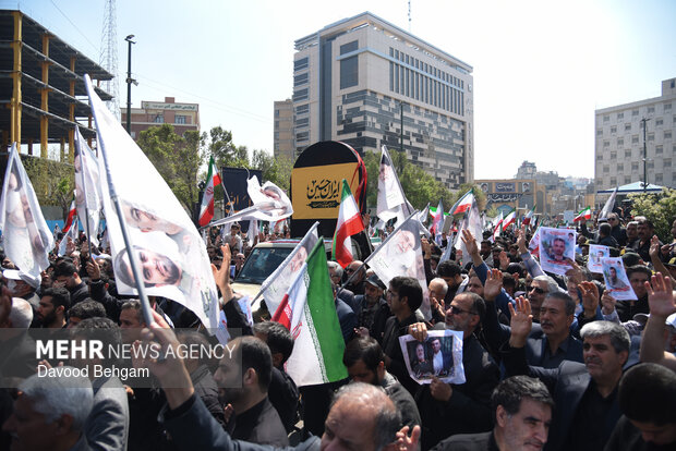 تشییع پیکر مطهر ۳ شهید در مشهد
