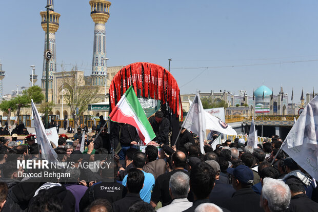 تشییع پیکر مطهر ۳ شهید در مشهد