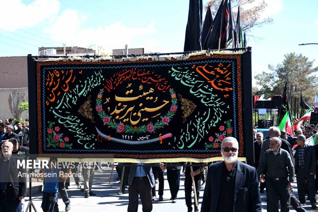 تشییع پیکر شهیدان اورادی و میری در بیرجند