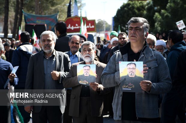 تشییع پیکر شهیدان اورادی و میری در بیرجند