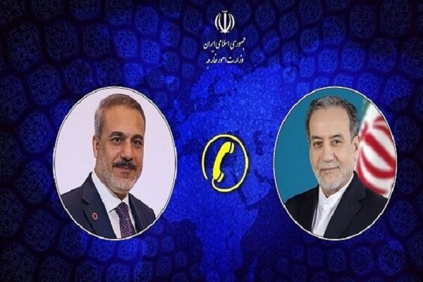 Iran, Turkey FMs discuss regional developments in call